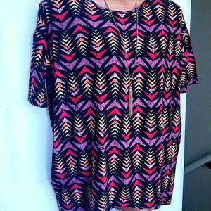 Lularoe Irma top (fits size XS - M)